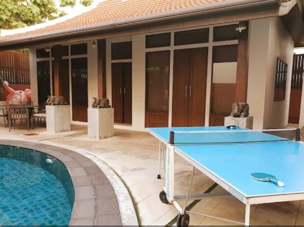 Fully furnished five star house for rent in the heart of Thonglor.